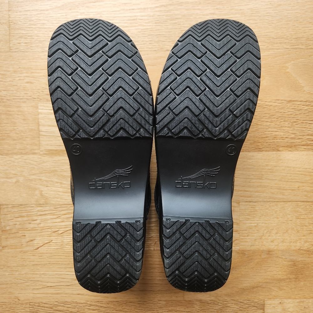NWOT Danskos - Picture 2 of 14